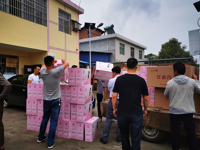 端午節(jié)走訪慰問(wèn)徐嶺村貧困戶(hù)